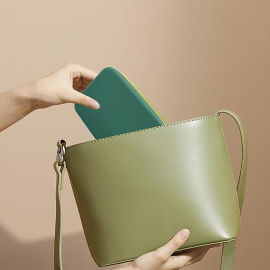 Silicone Large Makeup Bag, Travel Toiletry Bag For Women Big Makeup Bag Organizer Portable Cosmetic Bag Zipper Pouch Purse Waterproof Makeup Storage Bag (Medium Green)