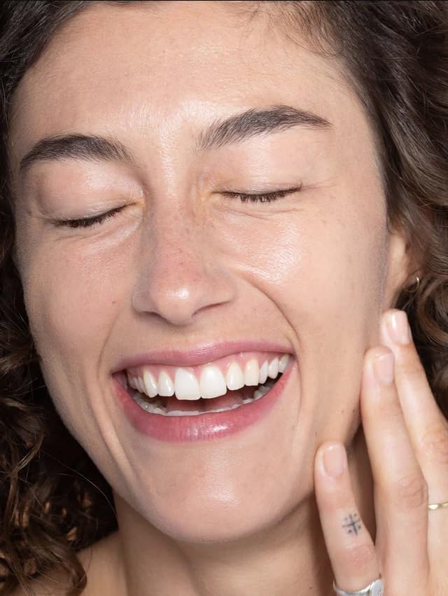 ILIA - Super Serum Skin Tint SPF 40 | Non-Comedogenic, Vegan, LIghtweight to Help Against Blue Light, + Pollution while Hydrating, Smoothing, + Refining (Diaz ST7, 1 fl oz | 30 ml)