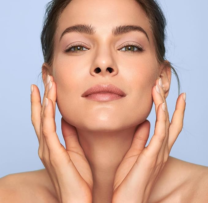 Fusion Blush - Easily Blendable Texture - Enhances Your Makeup Finish - Soft Focus Effect Visibly Reduces Fine Lines - Highlights Cheekbone and Sculpts Face - 346 Rose Peach - 0.17 oz