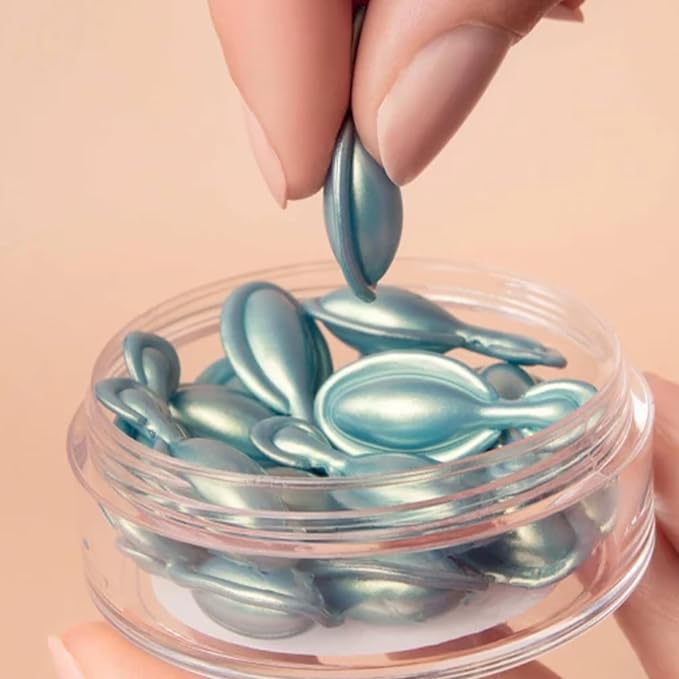 ARTDECO Hyaluronic Hydra Caps - Moisturizing Anti-Wrinkle Hyaluronic Acid Concentrate - Hydrating Face Cream in Capsule Form - Plumps Wrinkles from within - Facial Skin Care Products - 21pcs