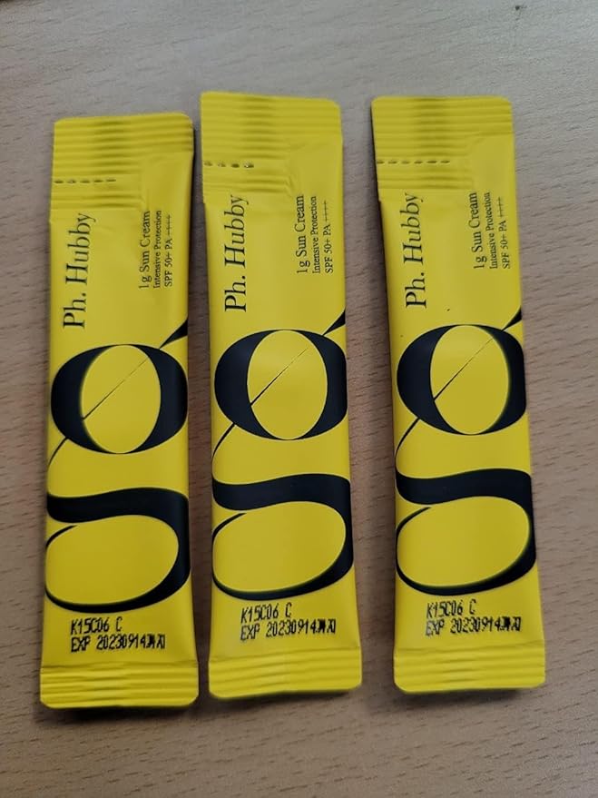 3CE BLUR WATER TINT(4.6g) soft lip with less smear with a blurry finish (#LAYDOWN) with sun cream(1ml*3ea)