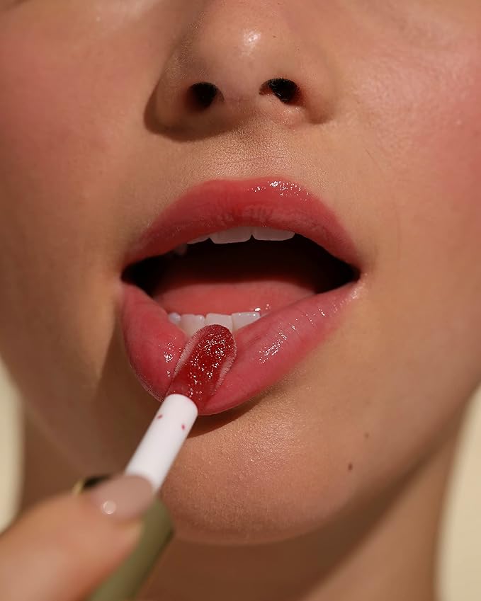 Milani Fruit Fetish Lip Oil with Vitamin E for Instant Hydration, Fruit Extract Infused Lip Treatment and Moisturizing Lip Gloss - Strawberry Melon