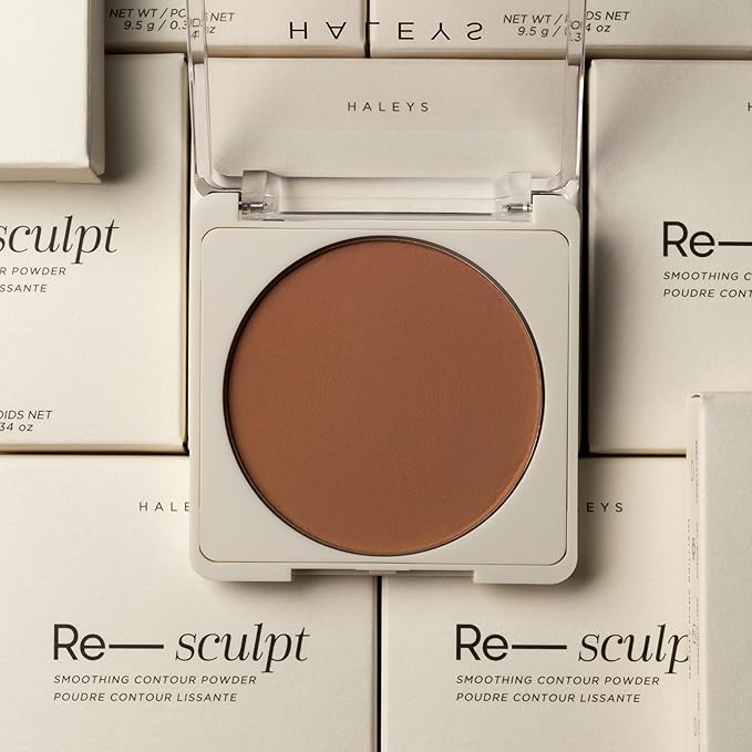 HALEYS Re-sculpt Smoothing Contour Powder (Dark) Lightweight, Non-Caking, Nourishing & Skin-Softening, Infused with Shea Butter & Chamomile Flower Water to Soothe Skin
