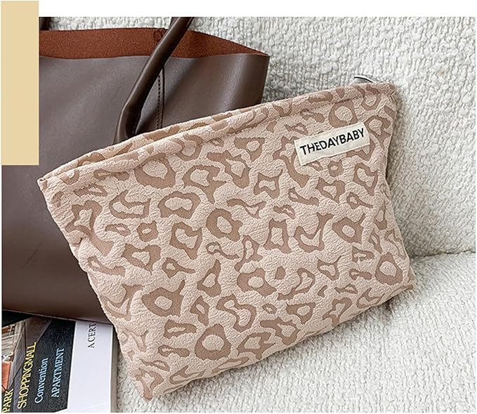 1PCS Cotton Makeup Bag Portable Travel Bag Quilted Cosmetic Bag Aesthetic Leopard Print Toiletry Organizer Case Pouch Bag for Women Girls Khaki Color