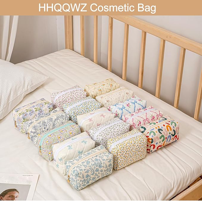 Makeup Bag Travel Cosmetic Bag for Women Girls, Zipper Make Up Pouch, Floral Flowers Toiletry Organizer Makeup, Portable Storage Cosmetic Travel Cloth Bag (Blue Floral)